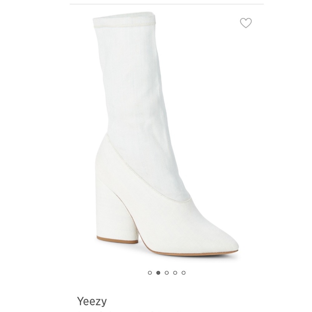 HOST PIC YEEZY STRETCH CANVAS SOCK BOOTIES CRAFTED IN ITALY BLEACH DENIM 8.5, 9